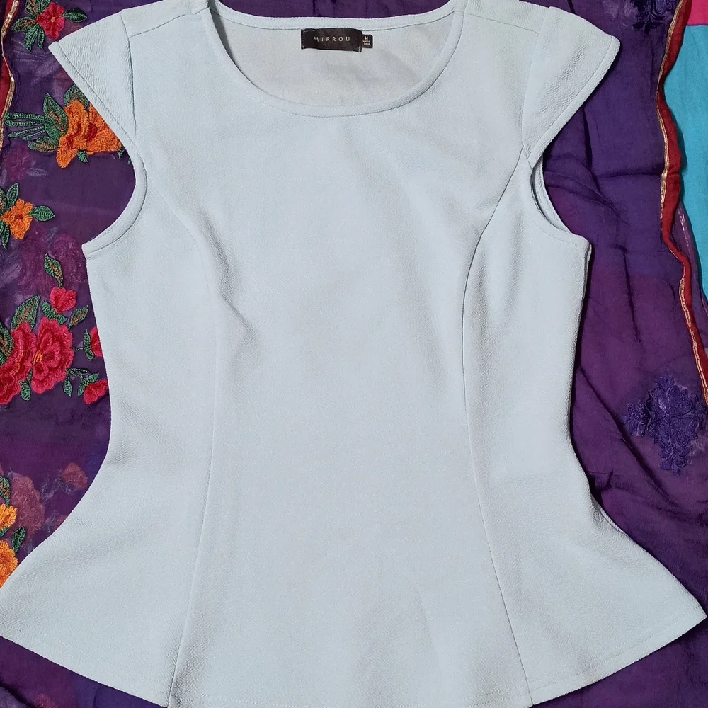 Sky blue Top - Picture 5 of 7